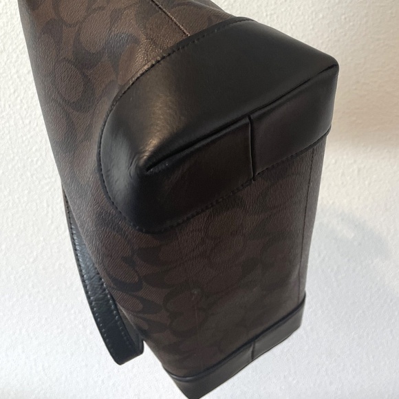 Coach Signature Tote in classic Black & Brown - Picture 5 of 6